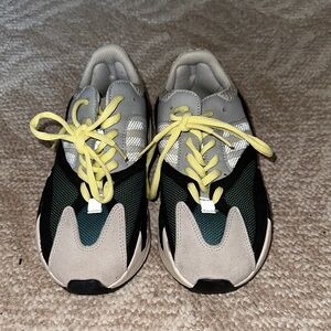 Stylish Kids Sneakers with Yellow Laces